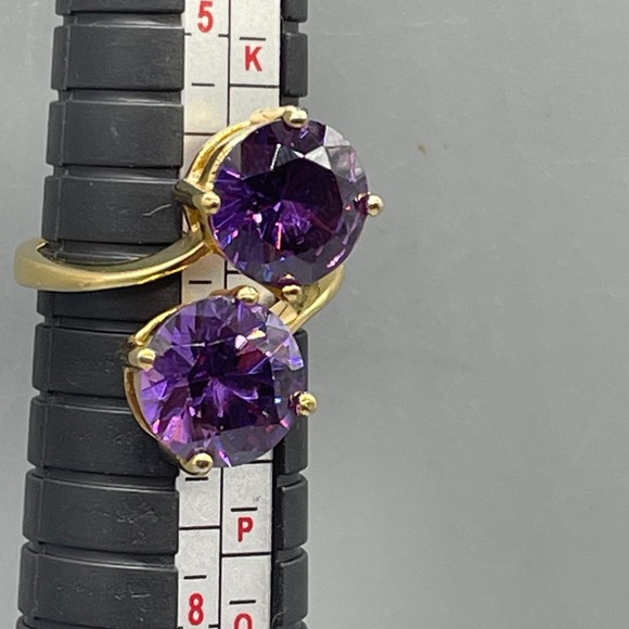 Gold Tone Bypass Ring with Dual Round Purple Stones Size 6 Statement Jewelry - Picture 2 of 7